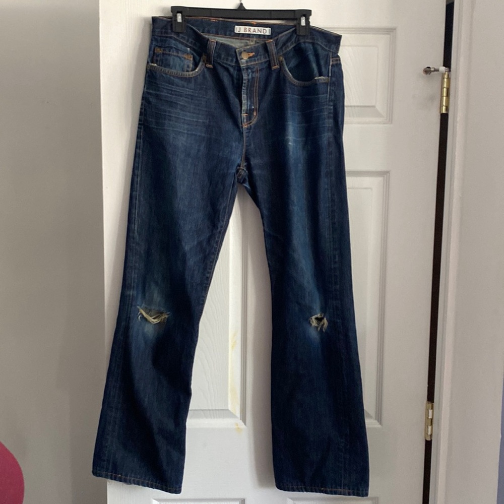 🎉HP🎉 J Brand Distressed Jeans